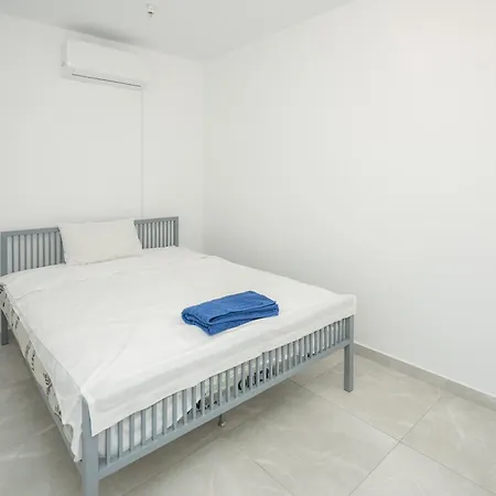 Rotiana 3bed With Roof Garden And Bbq Aradhippou