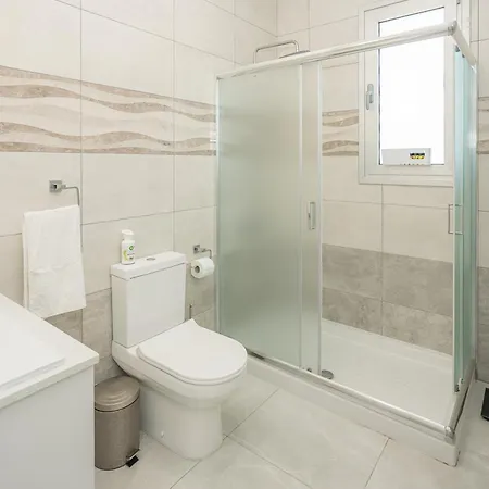 Rotiana 3bed With Roof Garden And Bbq Apartment Aradhippou