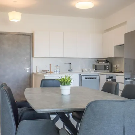 Rotiana 3bed W Roof Garden Appartement *