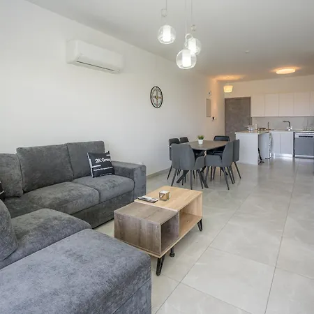 Rotiana 3bed W Roof Garden Appartement *