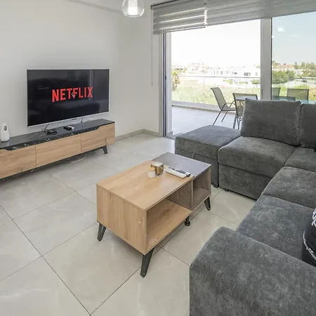 Rotiana 3bed With Roof Garden And Bbq Aradhippou