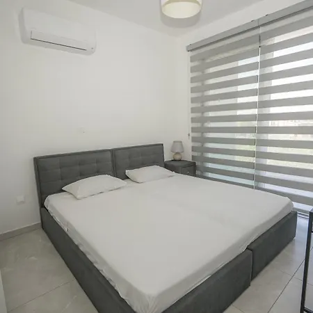 Rotiana 3bed W Roof Garden