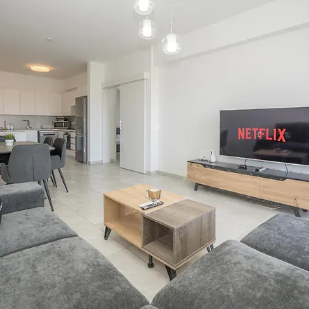 Rotiana 3bed W Roof Garden Apartment